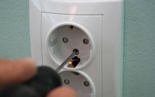 Требования и особенности установки розеток и выключателей в квартире Монтаж розеток и выключателей в квартире